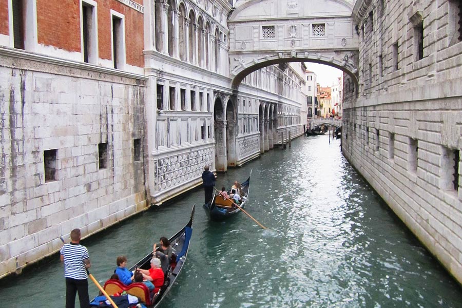 Venice-Italy-Scouted_Bridge-Of-Sighs