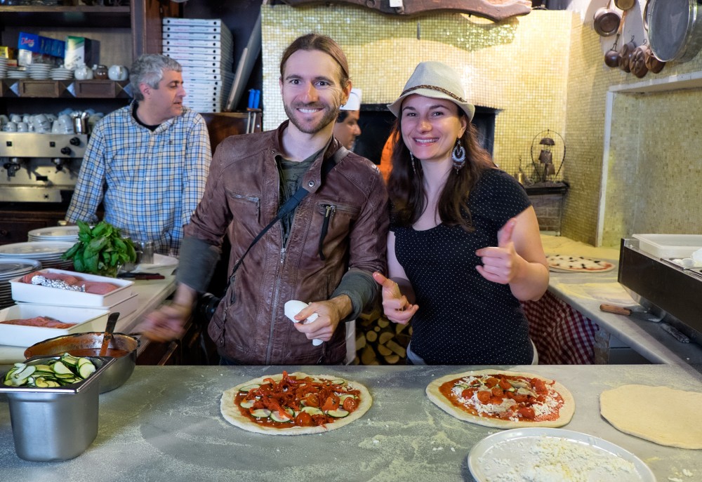 2014-05-11_Elia-Naomi-pizza-making