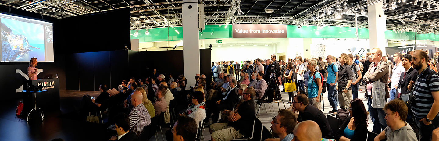 2014-09-Photokina-Fujifilm-stage-pano-1440