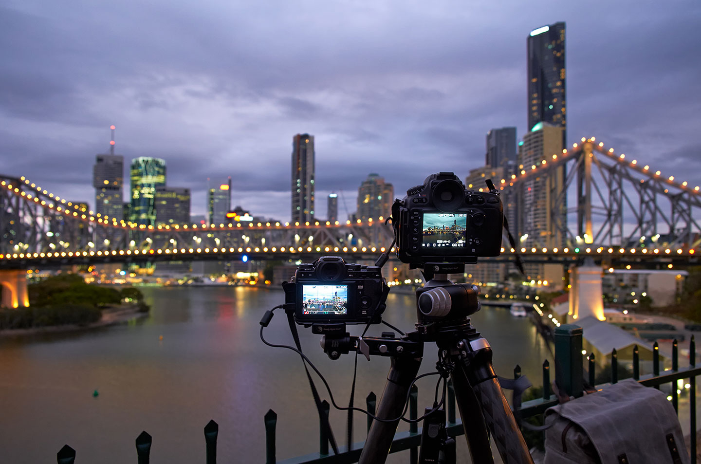 08-Brisbane-Bridge-Two-Cameras